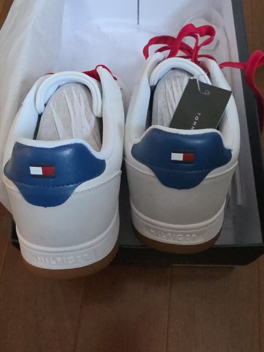 Tommy Hilfiger White Blue Red Low Top Sneakers Size 11 - Picture 3 of 7